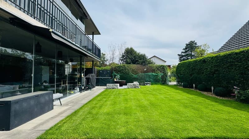 Maisonnette spacieuse de 5,5 pièces avec jardin, véranda, 2 salles de bains, atelier et place de parking (1)