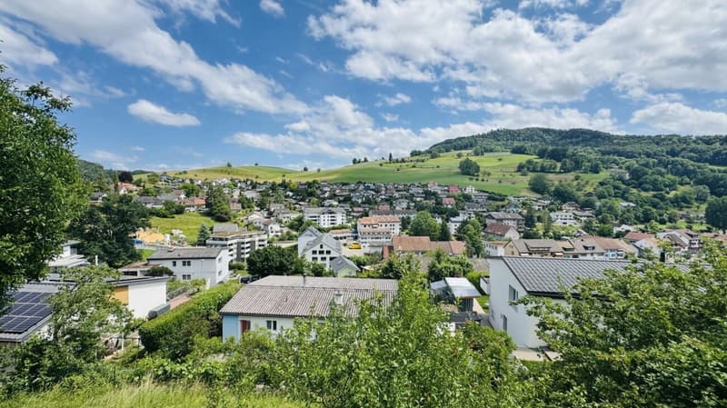 Freistehendes 5-Zimmer-EFH mit Garage, Vorplatz, Balkon, Garten und schöner Aussicht (2)