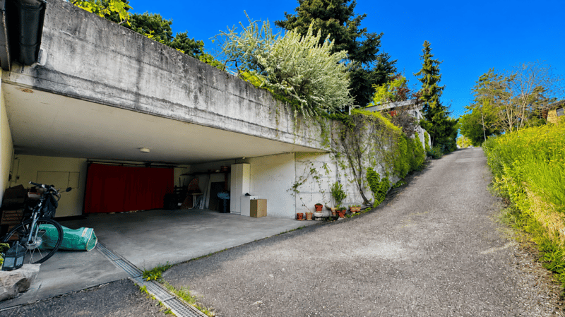 Maison unifamiliale spacieuse avec 2 appartements, places de parking, vue panoramique et jardin dans un excellent emplacement (16)