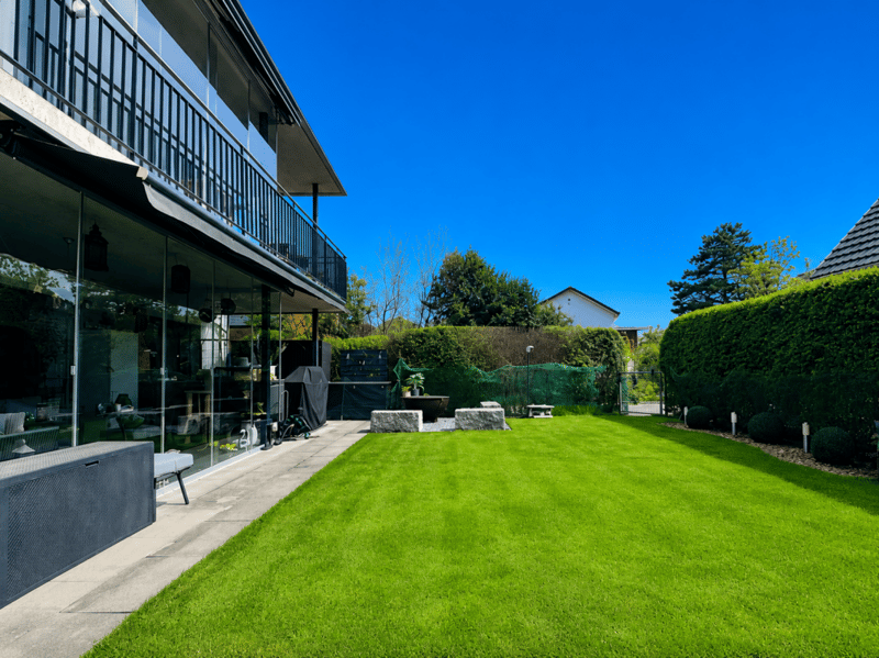 Maisonette spacieuse de 5,5 pièces avec jardin, veranda, 2 salles de bain, atelier et place de parking (2)