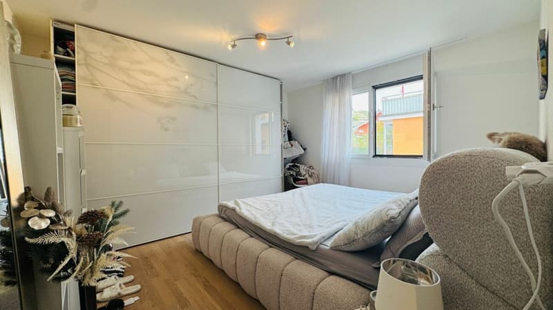 Maisonette spacieuse de 5,5 pièces avec jardin, veranda, 2 salles de bain, atelier et place de parking (9)