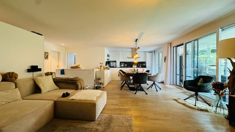 Maisonette spacieuse de 5,5 pièces avec jardin, veranda, 2 salles de bain, atelier et place de parking (7)