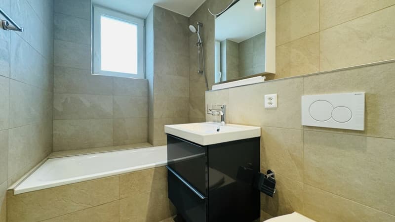 Bello appartamento 2.5 locali al 2° piano (w4) con balcone, lavatrice privata e compartimento in cantina (4)