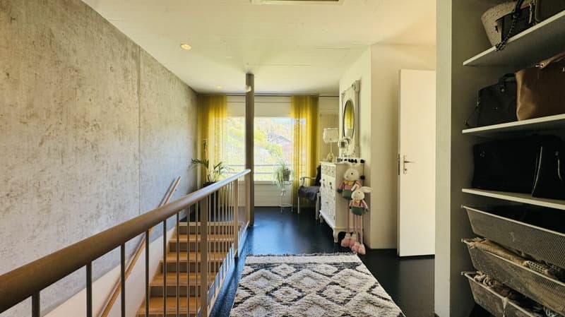 Casa di 6,5 locali con piscina, garage, 3 posti auto e vista aperta (9)