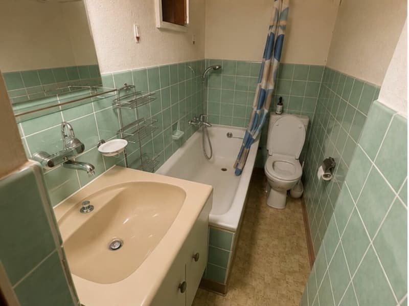 Ampio appartamento in città vecchia su due piani nel cuore di Stans (10)