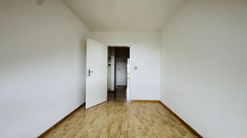 Appartamento accogliente di 3,5 locali con balcone, ascensore, cantina e circa 80 m² di spazio abitativo (6)