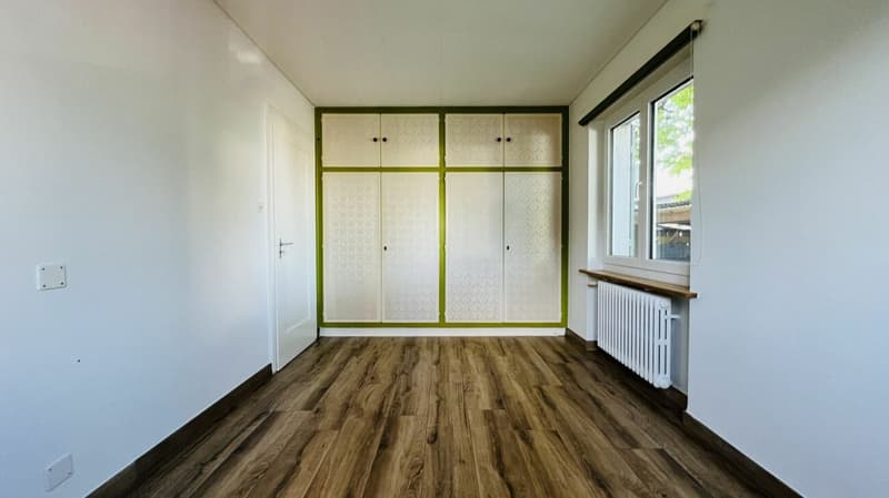 Charmant appartement de jardin 3.5 pièces avec rénovations, espace de séjour et beau jardin (13)
