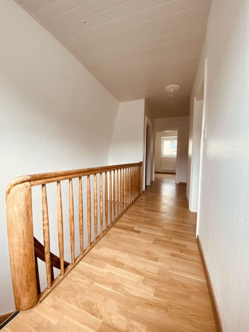 Maison de 4,5 pièces rénovée avec place assise et cave - Idéale pour les célibataires, les couples ou les petites familles (14)