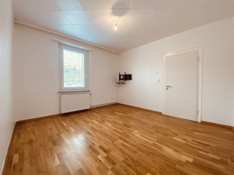 Maison de 4,5 pièces rénovée avec place assise et cave - Idéale pour les célibataires, les couples ou les petites familles (9)