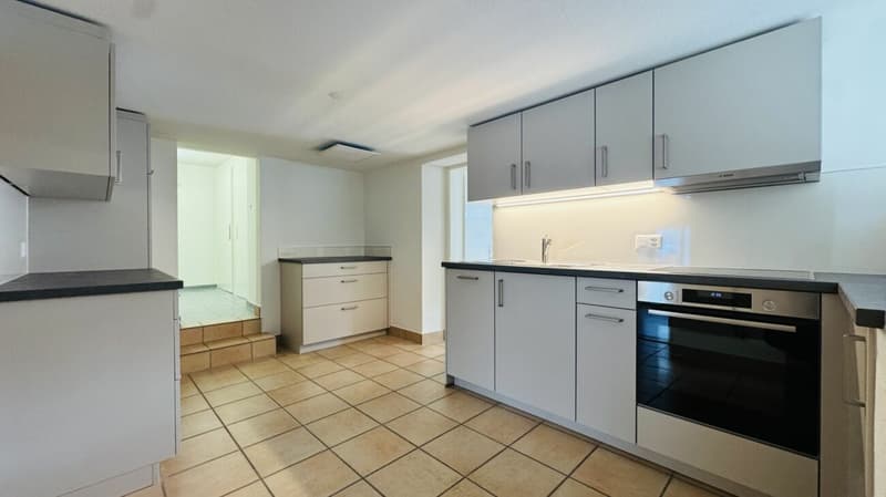 Maison bifamiliale facile d'entretien avec 2 unités de vie, garage et 4-5 places de parking à Ramlinsburg (3)