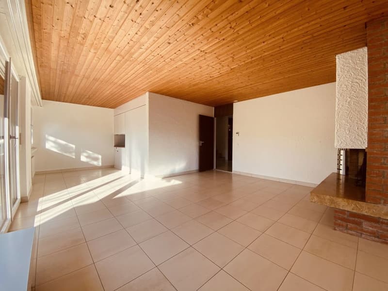 Gepflegtes 5.5-Zimmer Doppelhaus mit Garten, Garage und Parkplatz (6)