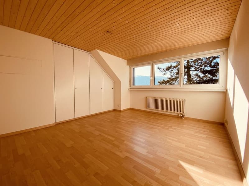 Gepflegtes 5.5-Zimmer Doppelhaus mit Garten, Garage und Parkplatz (10)