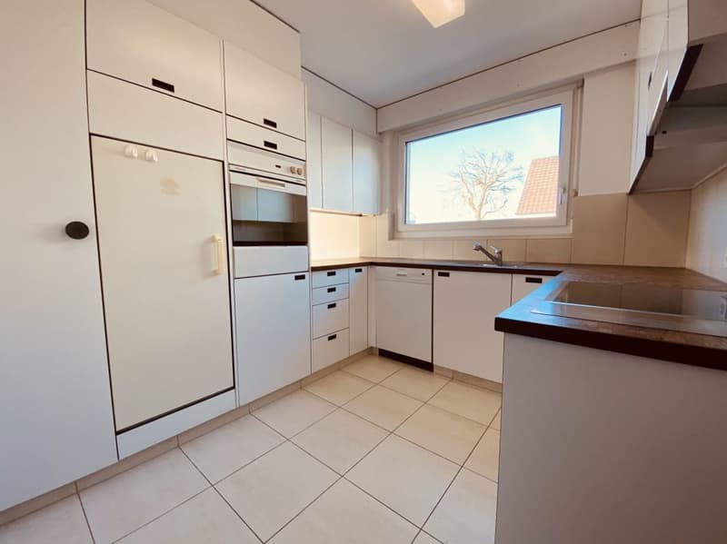 Gepflegtes 5.5-Zimmer Doppelhaus mit Garten, Garage und Parkplatz (5)