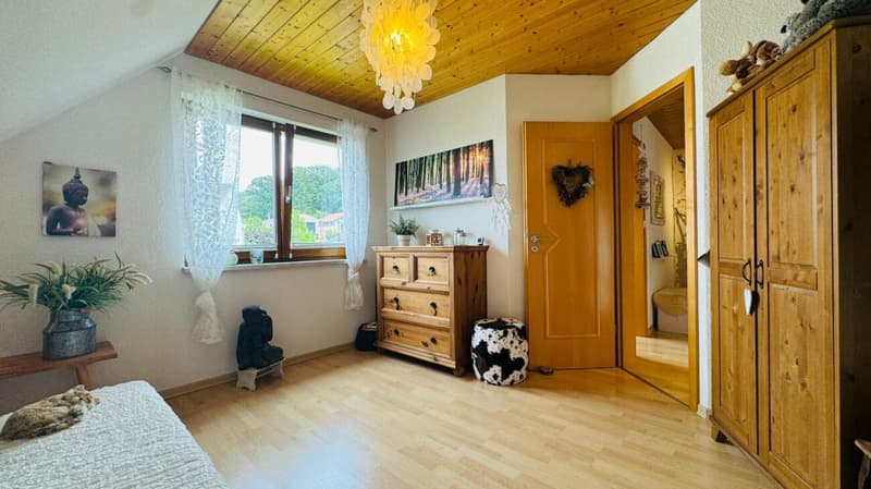 Top gepflegtes 4.5-Zimmer-EFH mit Wintergarten, grossem Garten, Garagenbox und PP (13)