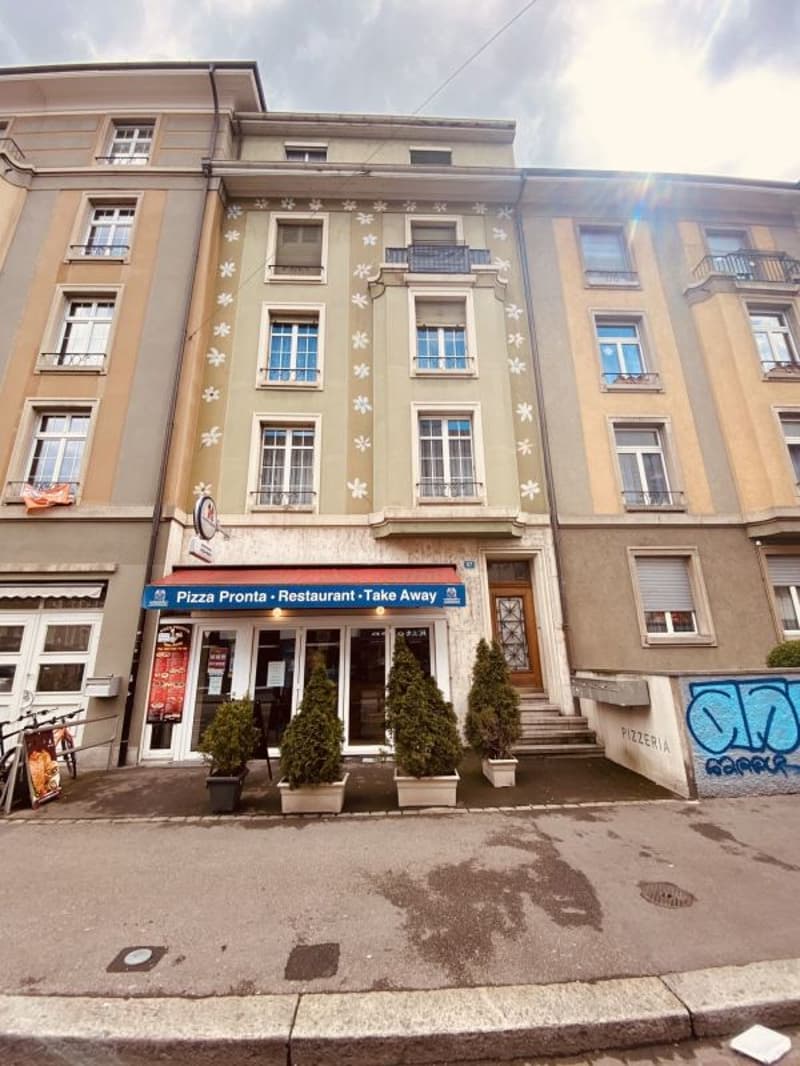 Newly valued 3-room apartment on the 4th floor without elevator and without balcony - with its own washing machine and dryer (9)