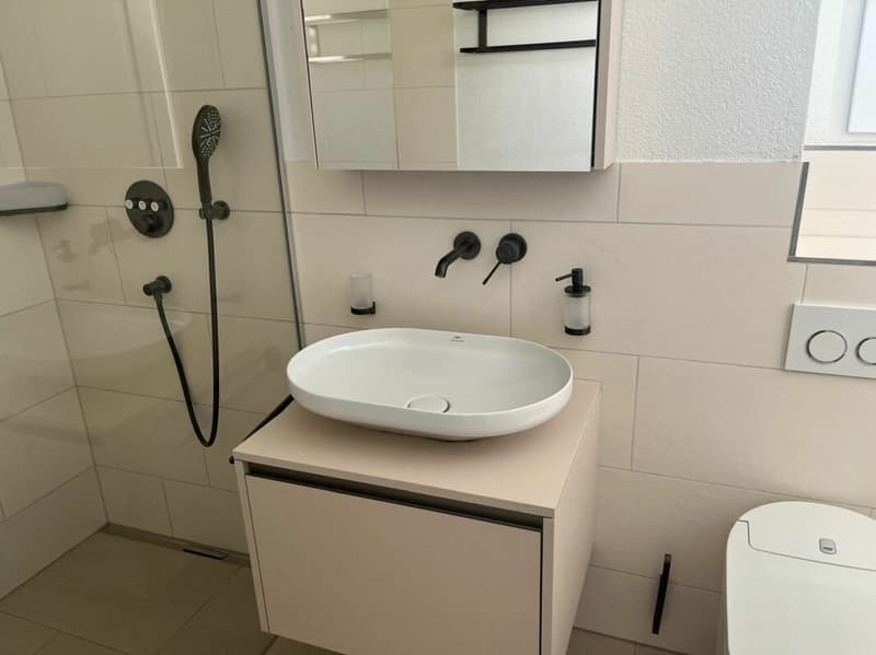 Casa a schiera nuova (F1) con 2 celle umide, 2 posti auto, giardino e area di seduta (4)