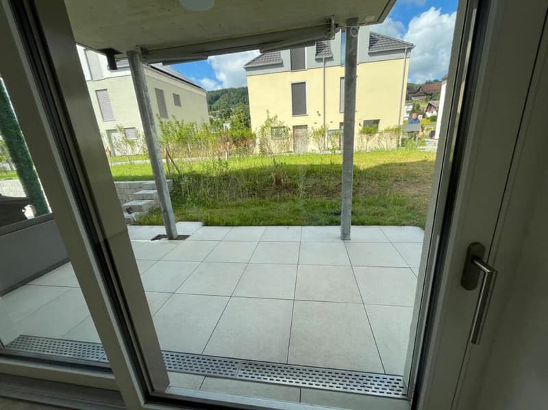 Casa a schiera nuova (F1) con 2 celle umide, 2 posti auto, giardino e area di seduta (34)
