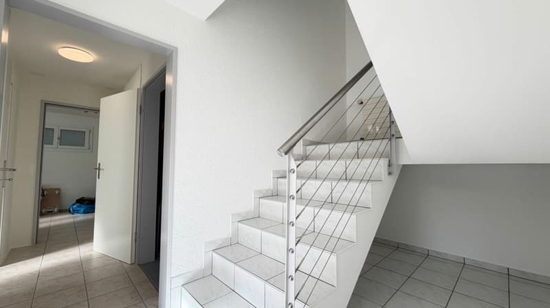 Spacious 5.5-room house with garage, 4 outdoor parking spaces, and roof terrace (3)