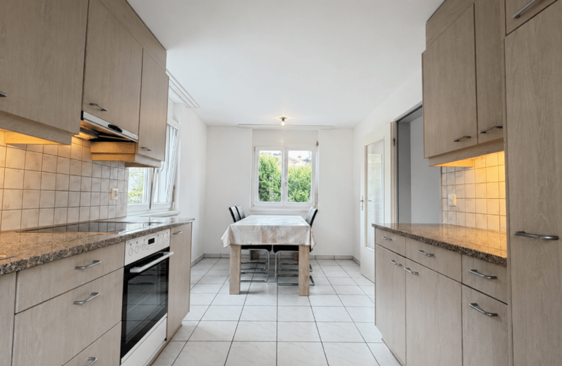 Spacious 5.5-room house with garage, 4 outdoor parking spaces, and roof terrace (4)