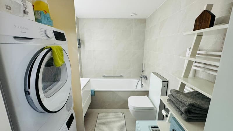 Appartement de 3,5 pièces complètement rénové avec 2 salles de bain, 2 balcons et 1 place de parking souterrain (9)