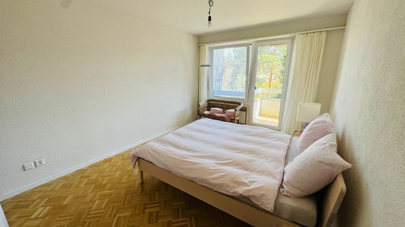 Appartement de 3,5 pièces complètement rénové avec 2 salles de bain, 2 balcons et 1 place de parking souterrain (12)