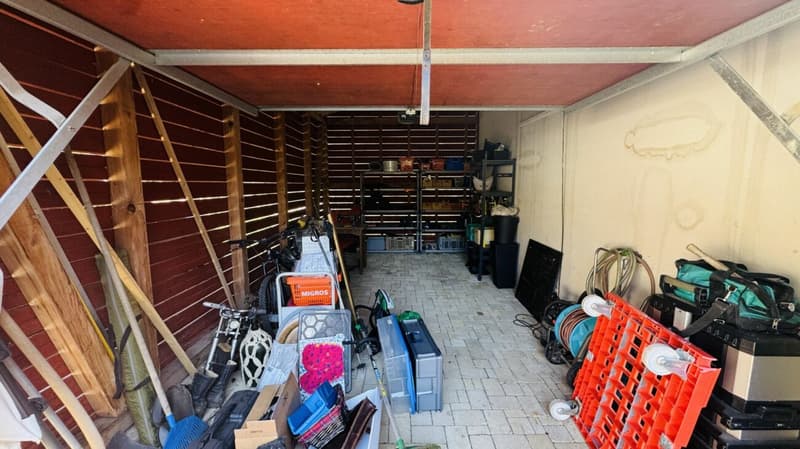 6.5-Zimmer-Architektenhaus mit Pool, Garagenbox, 3 Parkplätzen und Weitsicht (40)