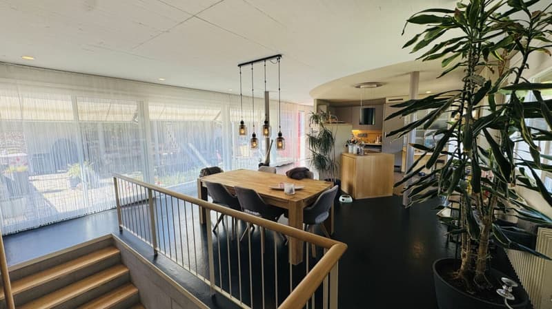6.5-Zimmer-Architektenhaus mit Pool, Garagenbox, 3 Parkplätzen und Weitsicht (20)