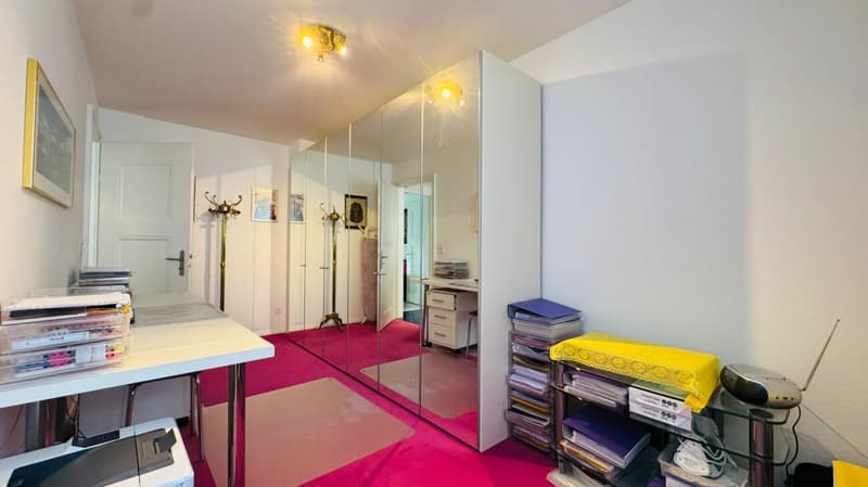 Gepflegte 3.5-Zimmerwohnung in Binningen mit Lift, 12 m² Balkon und eigenem Waschturm (12)