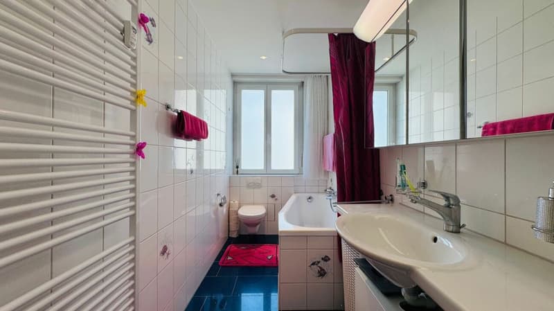 Gepflegte 3.5-Zimmerwohnung in Binningen mit Lift, 12 m² Balkon und eigenem Waschturm (5)