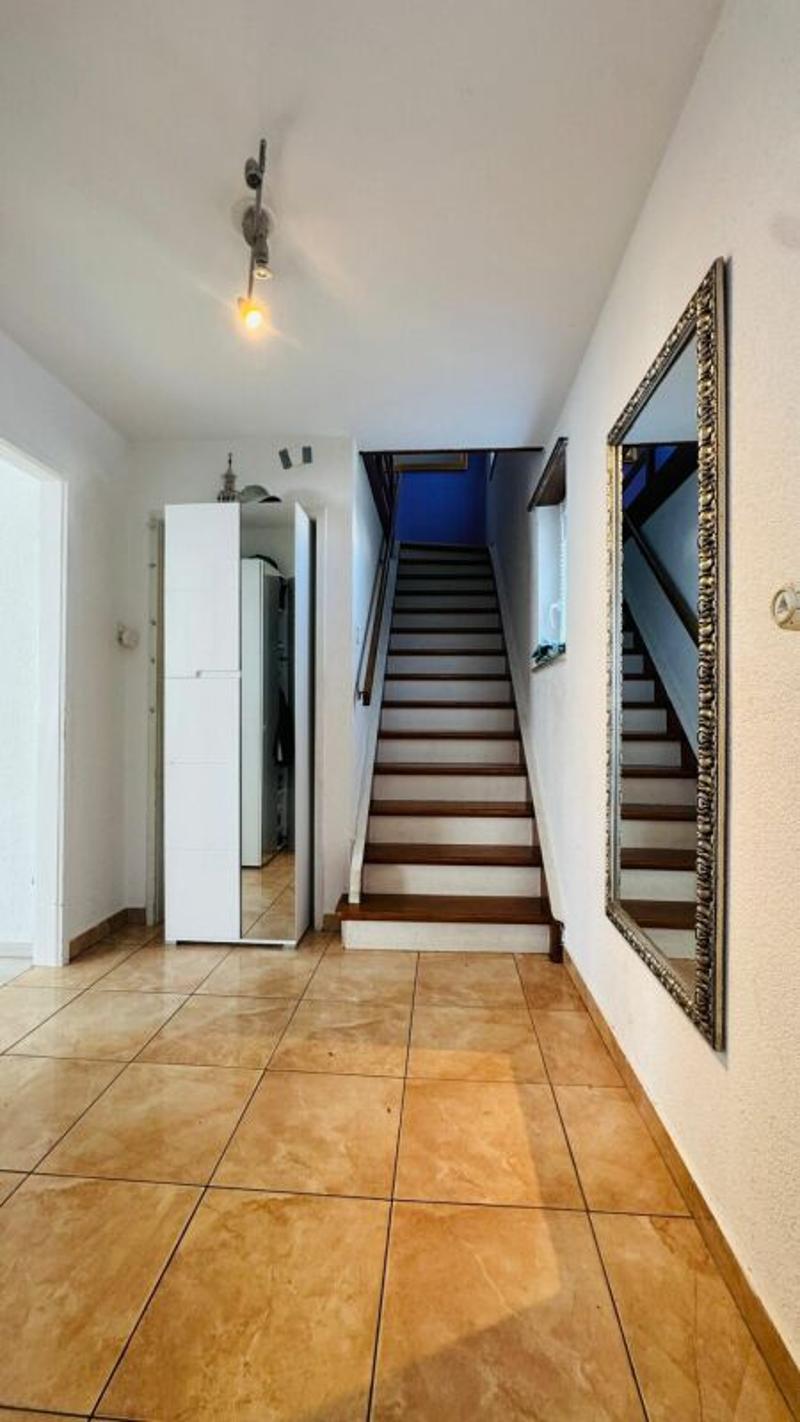 Detached house with approved semi-detached house project - renovate, expand or rebuild (10)