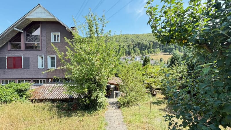 Grosszügiges Doppeleinfamilienhaus mit Garten, Garagenbox und Ausbaupotenzial (16)