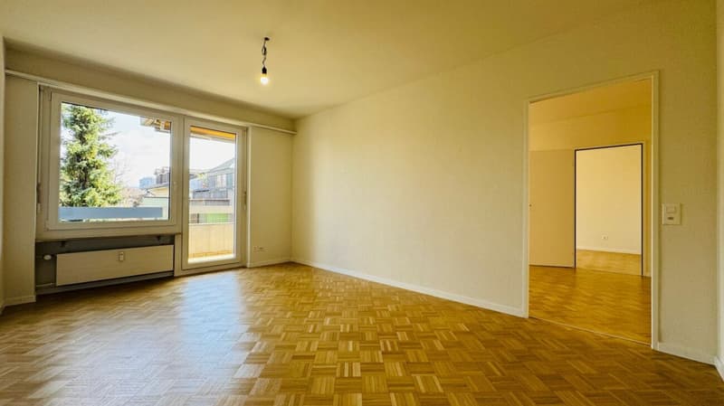 Komplett sanierte 3.5-Zimmerwohnung mit 2 Bädern, 2 Balkonen und 1 Tiefgaragenplatz (9)