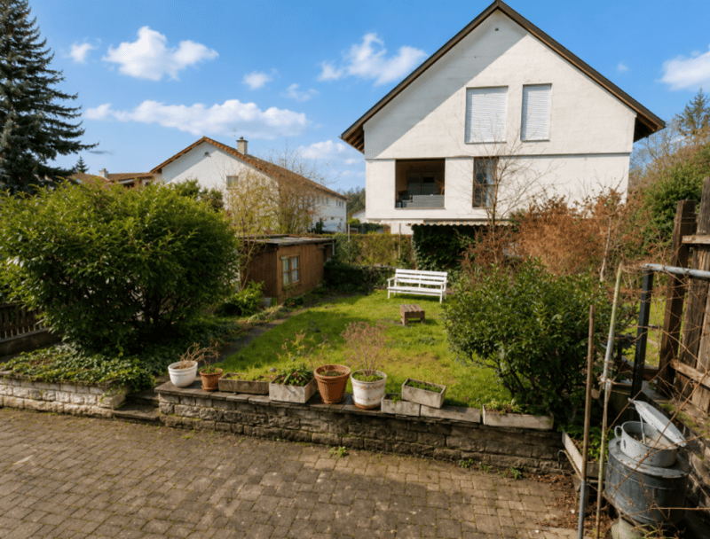 Charmantes 6-Zimmer-Einfamilienhaus mit Garten & Garagenbox in bester Lage von Muttenz (1)