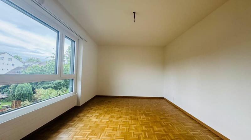 Totalsanierte 2.5-Zimmer-Wohnung mit Hobbyraum, Balkon, Estrich, Keller und Tiefgaragenplatz (9)