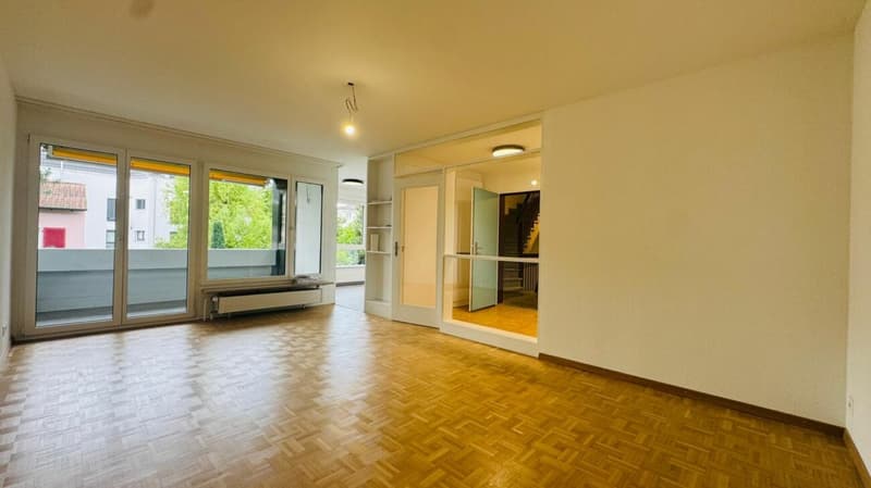 Totalsanierte 2.5-Zimmer-Wohnung mit Hobbyraum, Balkon, Estrich, Keller und Tiefgaragenplatz (6)