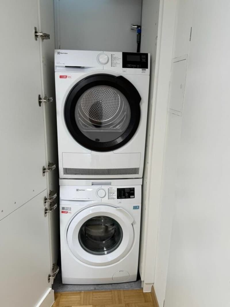 Totalsanierte 2.5-Zimmer-Wohnung mit Hobbyraum, Balkon, Estrich, Keller und Tiefgaragenplatz (15)