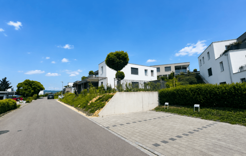 Neuwertige 5.5-Zimmer-Attikawohnung mit grosser Terrasse, 2 Nasszellen und 3 AEHP (19)