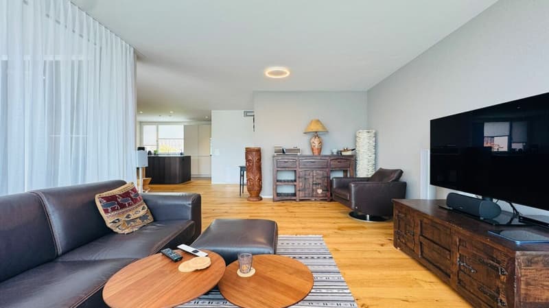 Neuwertige 5.5-Zimmer-Attikawohnung mit grosser Terrasse, 2 Nasszellen und 3 AEHP (6)