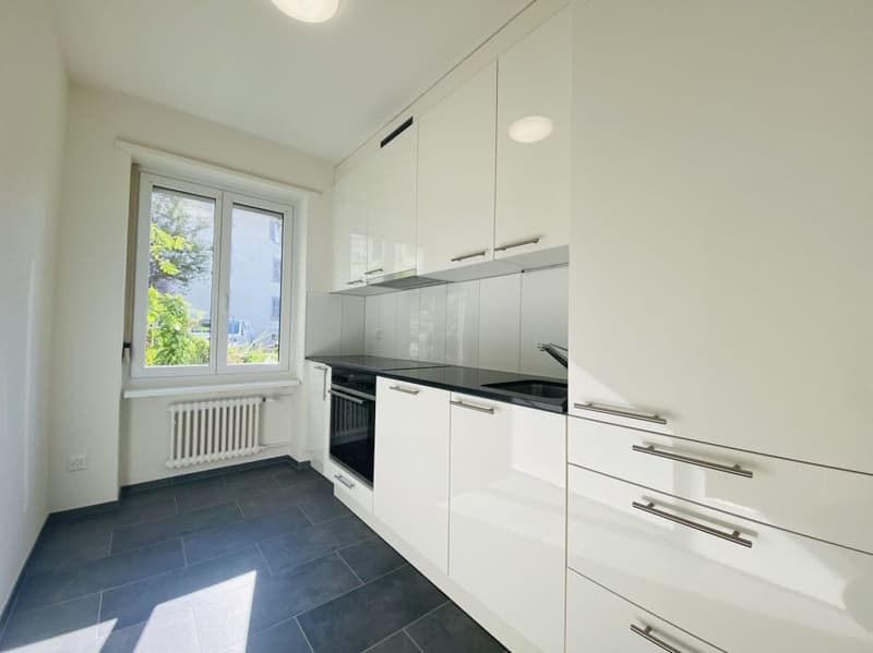 Zweitbezug 2.5-Zimmer mit Balkon und Keller (1012) (1)