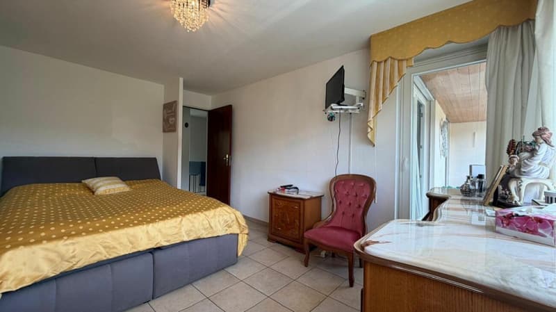 5½-Zimmer-Doppelhaushälfte mit sonnigem Garten an begehrter Wohnlage (16)