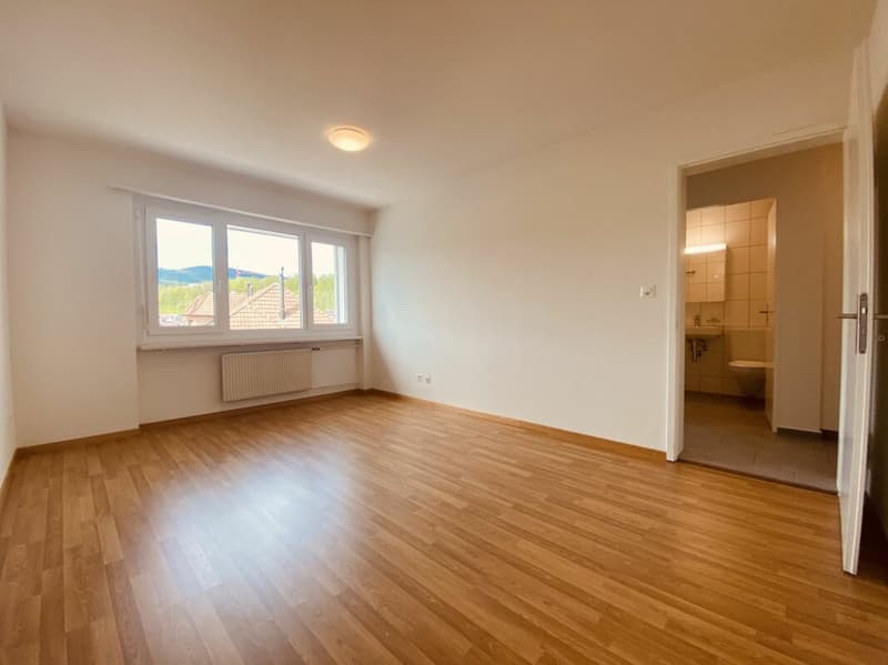W-2043, 4.OG -Rechts, Modernisierte 2.5-Zimmerwohnung mit Balkon & Keller im 4. OG mit Lift (5)