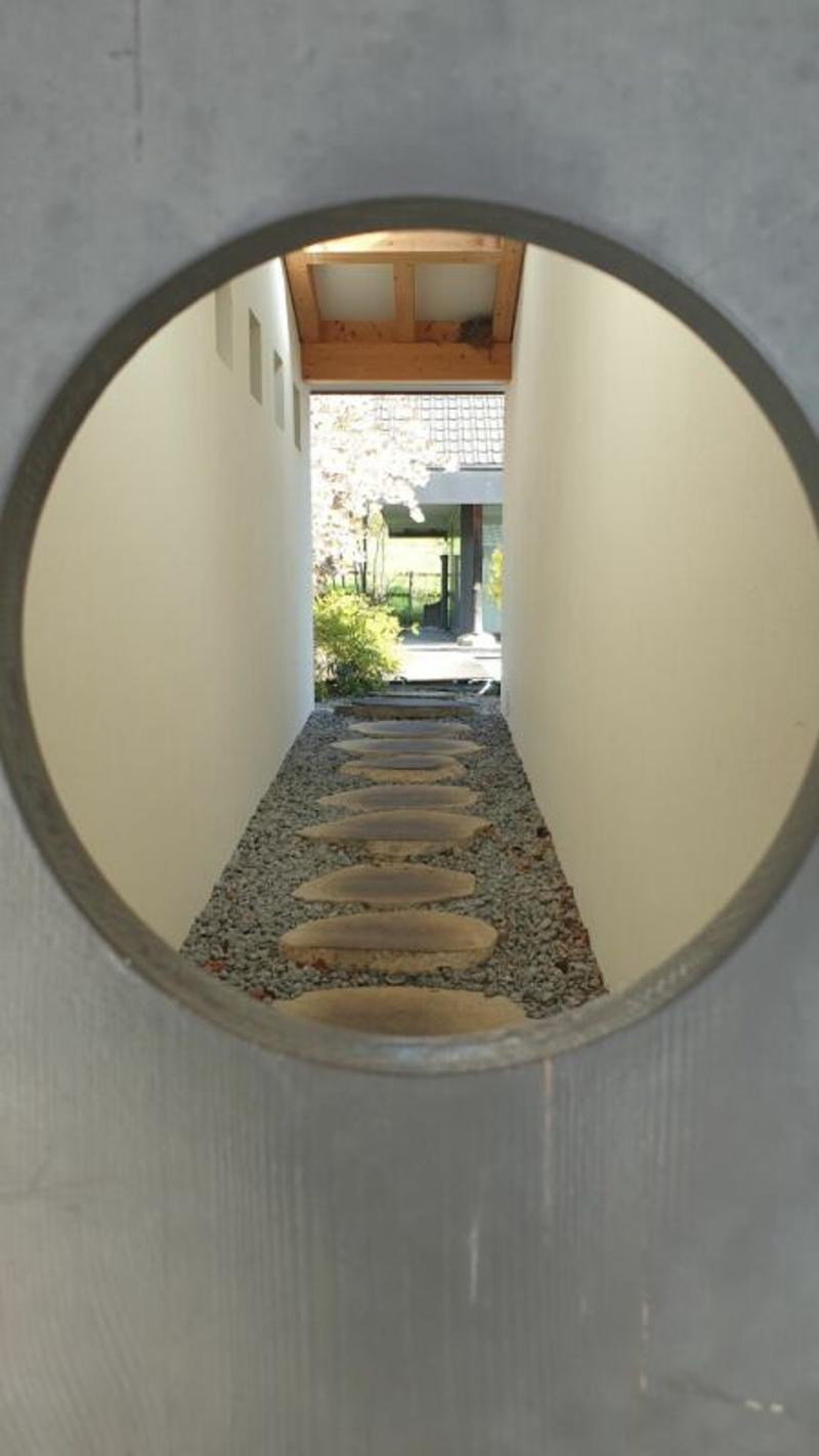 Exklusives Anwesen mit Villa, Nebenhaus, separater Wohneinheit, Praxis, Einstellhalle, Pool u. v. m. (18)