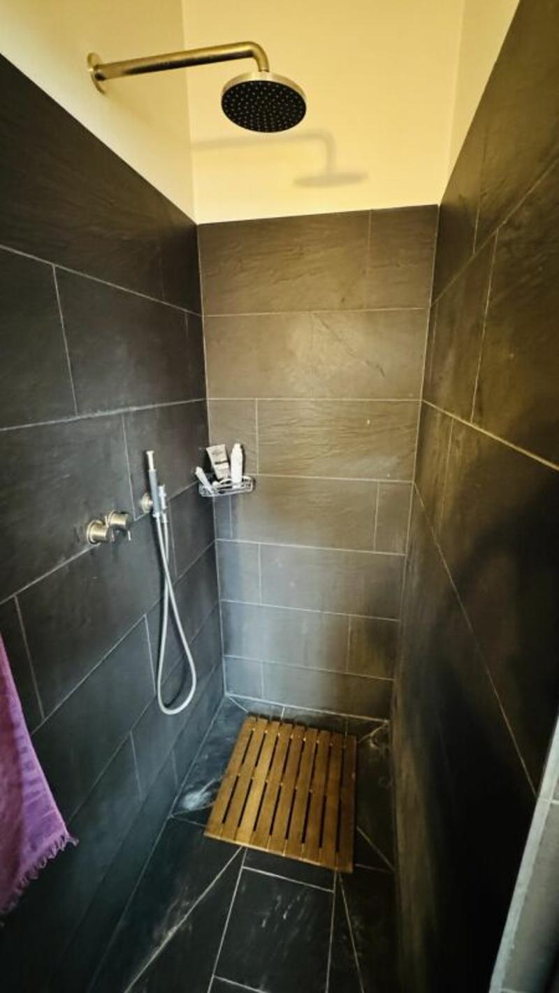 Exklusives Anwesen mit Villa, Nebenhaus, separater Wohneinheit, Praxis, Einstellhalle, Pool u. v. m. (8)