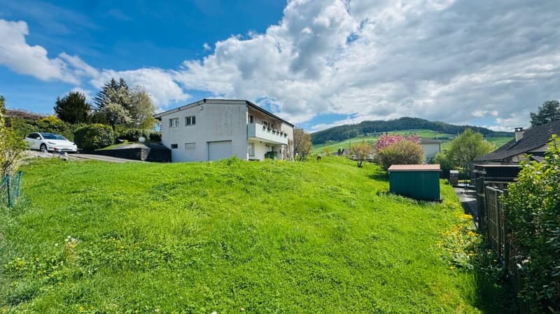 Freistehendes 5.5-Zimmer-EFH mit 1'039 m² Grundstück, Garagenbox, Garten, Sitzplatz, Balkon und viel Potenzial (24)
