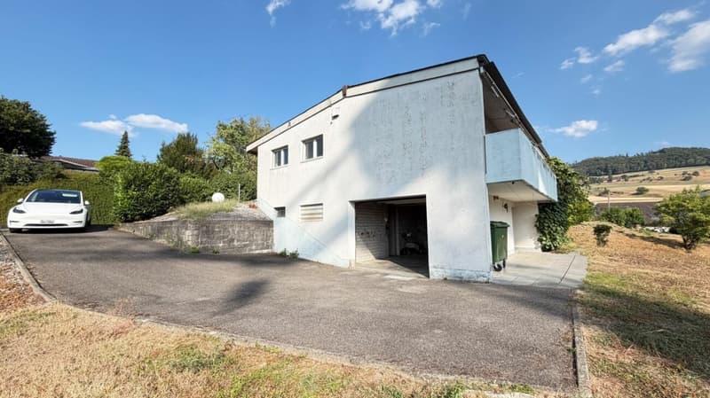 Freistehendes 5.5-Zimmer-EFH mit 1'039 m² Grundstück, Garagenbox, Garten, Sitzplatz, Balkon und viel Potenzial (19)