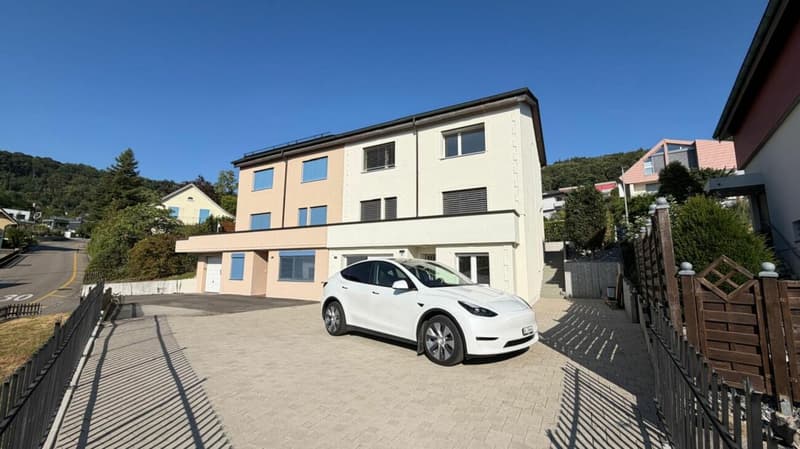 Neuwertiges Familienhaus mit traumhafter Aussicht Umfassend saniert - Vielseitig nutzbar - Familienfreundliche Lage (1)