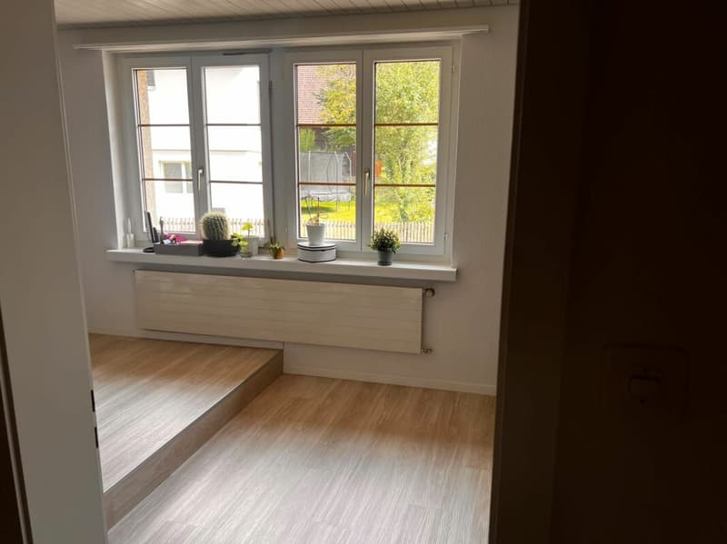 Grosszügige 3.5-Zimmer-Wohnung mit Garage & Top-Verkehrsanbindung in Othmarsingen (8)