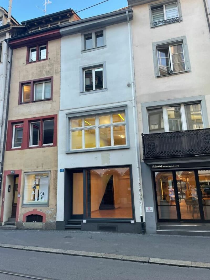 EXKLUSIVES GEWERBELOKAL AN AAA-LAGE - NUR WENIGE SCHRITTE VOM BARFÜSSERPLATZ (2)