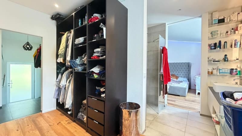 Grosszügiges 7.5-Zimmer-Einfamilienhaus mit Einliegerwohnung und traumhafter Aussicht (10)