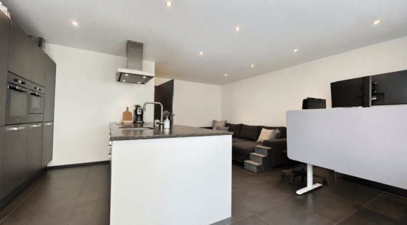Grosszügiges 7.5-Zimmer-Einfamilienhaus mit Einliegerwohnung und traumhafter Aussicht (6)
